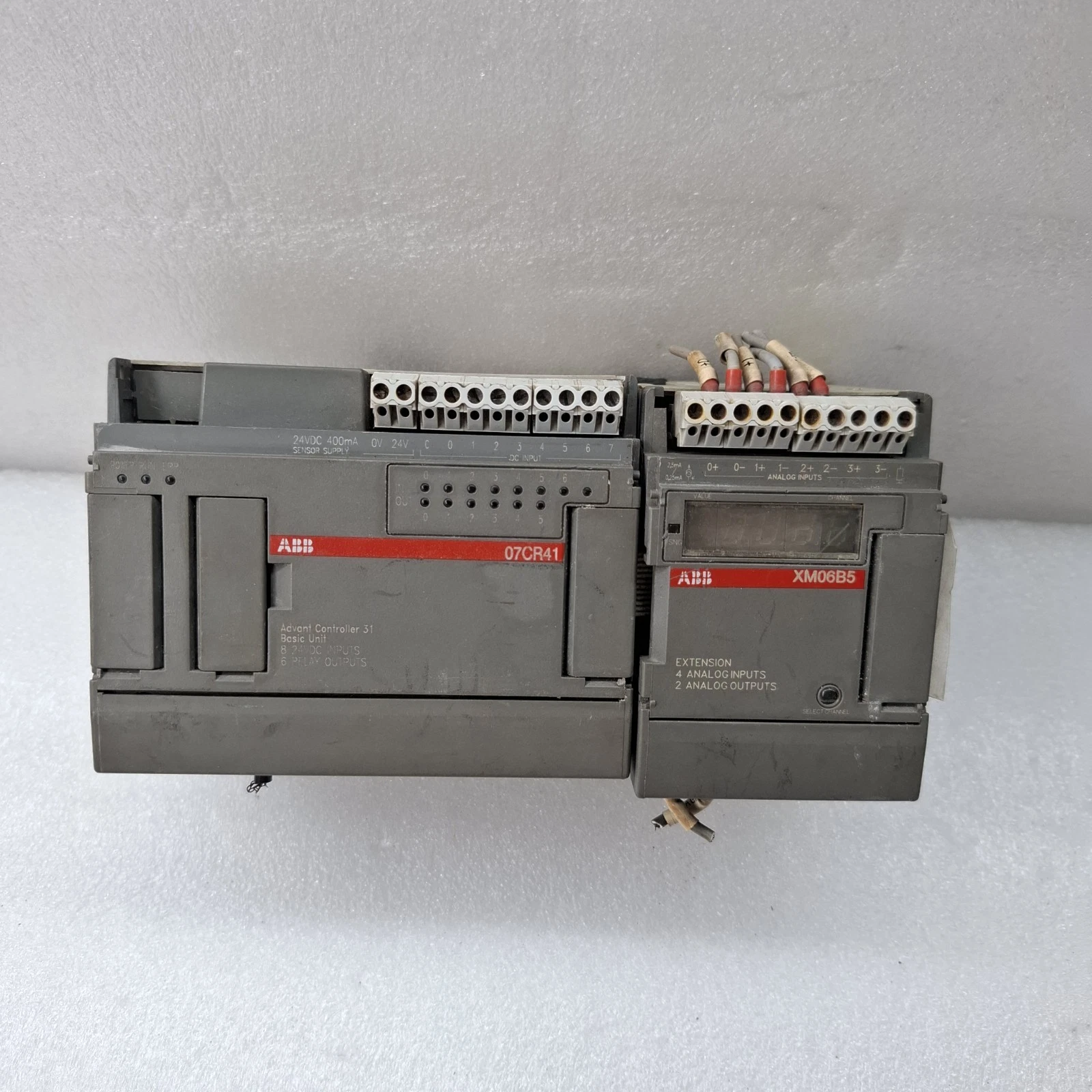 ABB 07CR41 AC31 PLC WITH XM06B5 ANALOG INPUT/OUTPUT MODULE (USED WORKING)